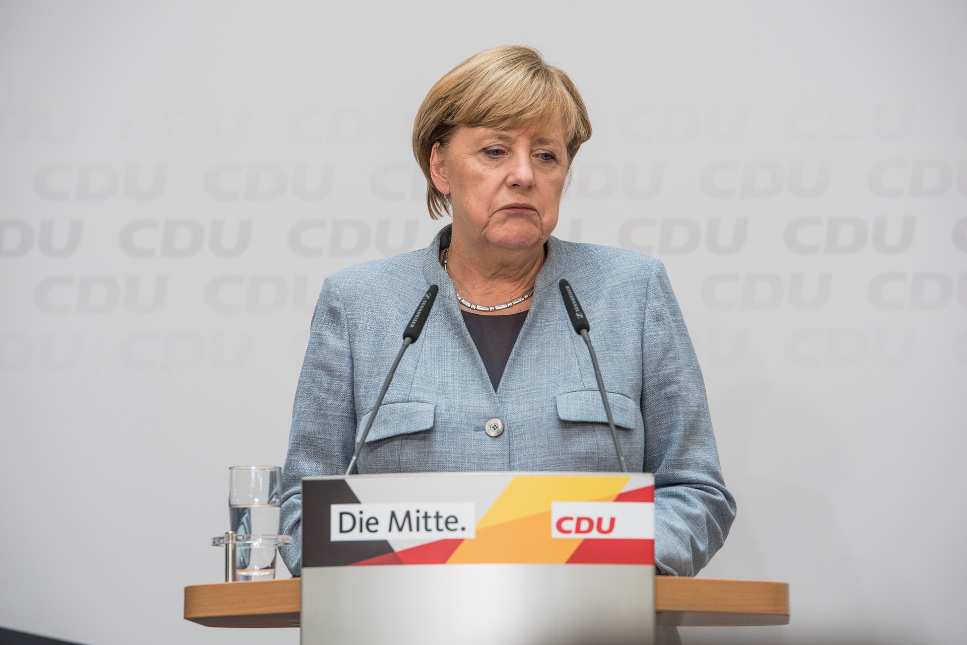 Angekündigter Merkel-Rückzug auf Raten ist Anzeichen einer Volksparteien-Dämmerung